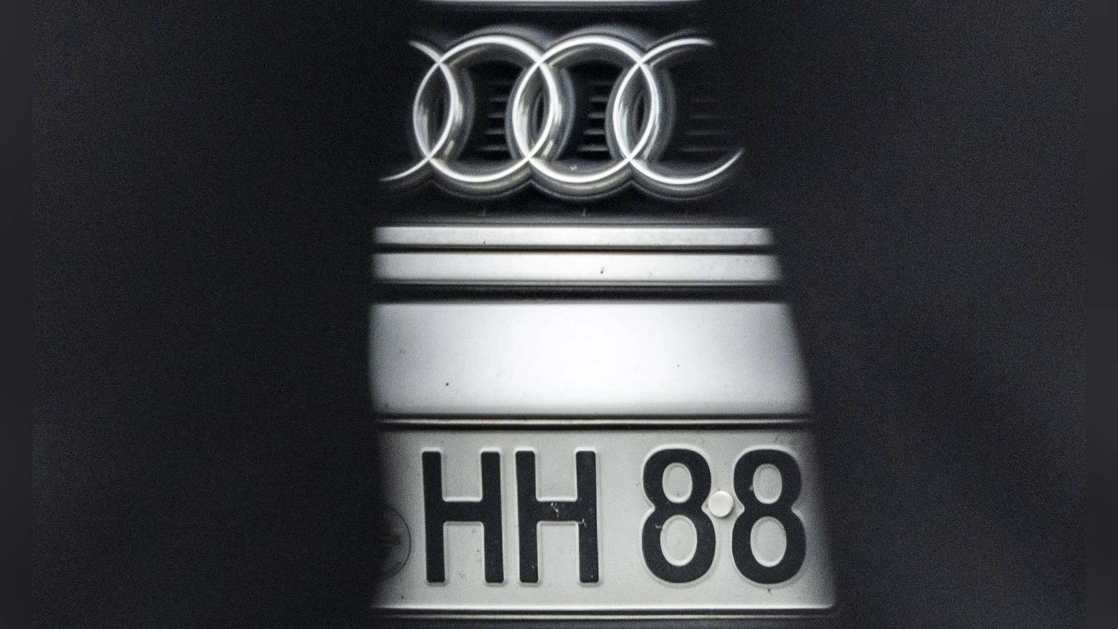 -HH-33-Diese-Autokennzeichen-mit-Nazi-Codes-sind-in-Hamburg-verboten