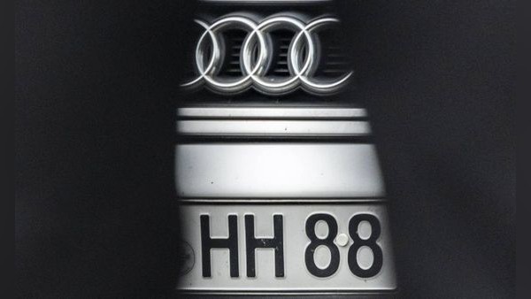 Diese Autokennzeichen sind in Brandenburg offiziell verboten – in Hamburg nicht