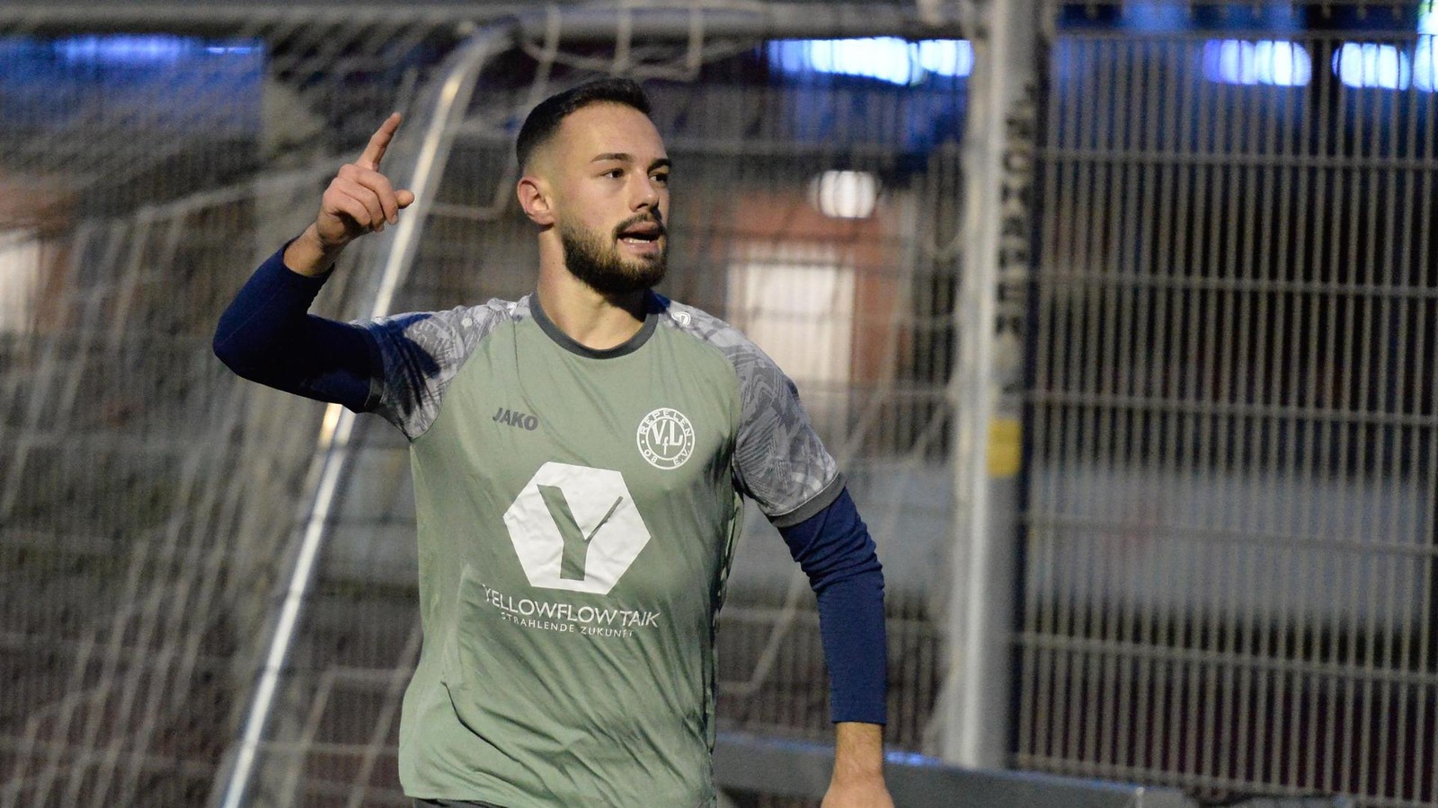 Meiderich-06-95-schrammt-an-einer-Blamage-vorbei