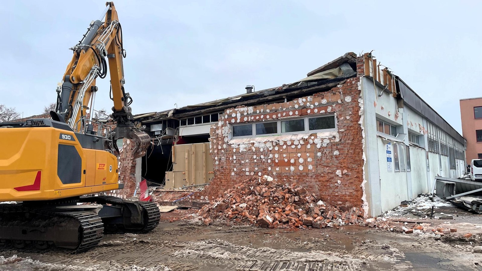 Das-Ende-einer-DDR-Legende-Nordhausen-nimmt-Abschied-von-besonderem-Geb-ude