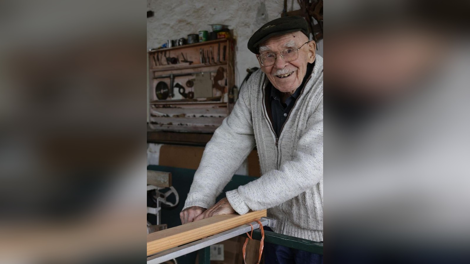 H-ftlingsnummer-21448-Weimar-nimmt-Abschied-von-einem-Ehrenb-rger