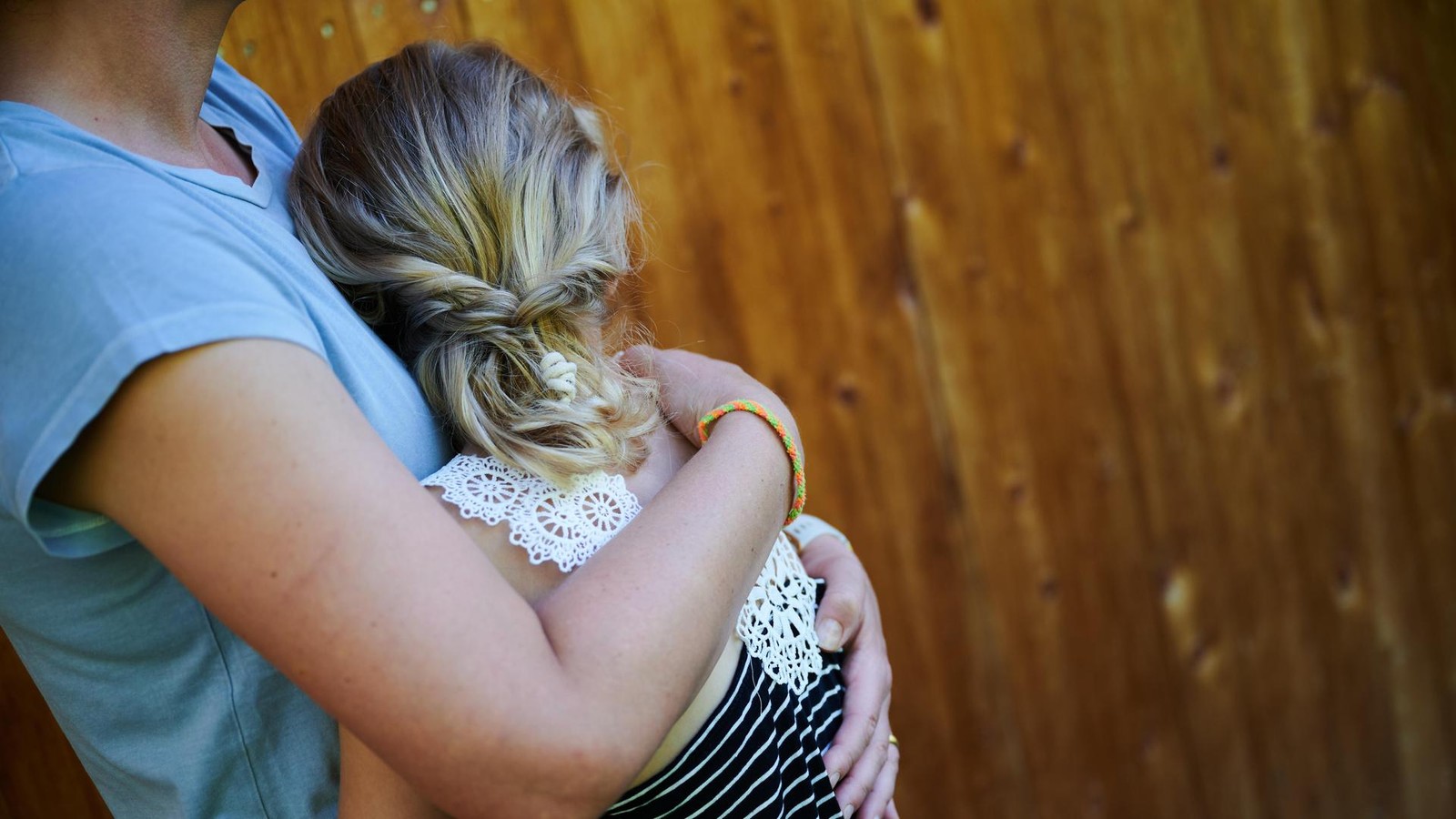 Wenn-Mama-oder-Papa-gestorben-ist-Hier-k-nnen-Teenager-gemeinsam-trauern