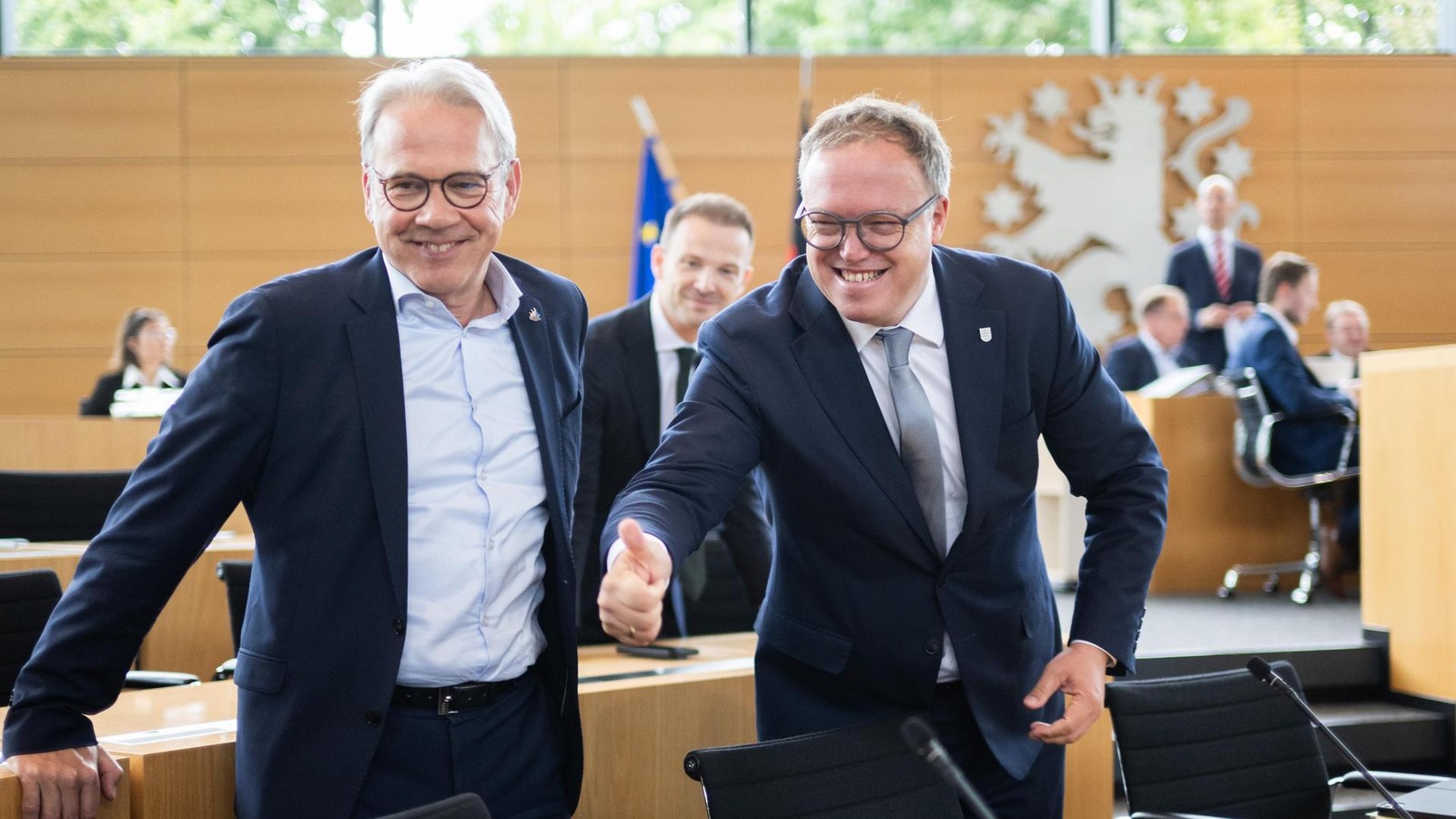 Sondersitzung-wegen-Th-ringer-Innenminister-Fraktionen-wegen-AfD-mit-dem-Rechenschieber-unterwegs