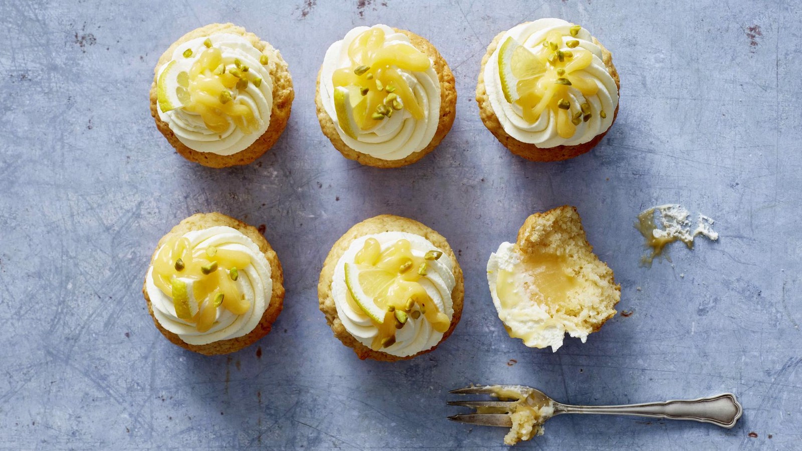 Zitronen-Cupcakes-mit-s-em-Geheimnis