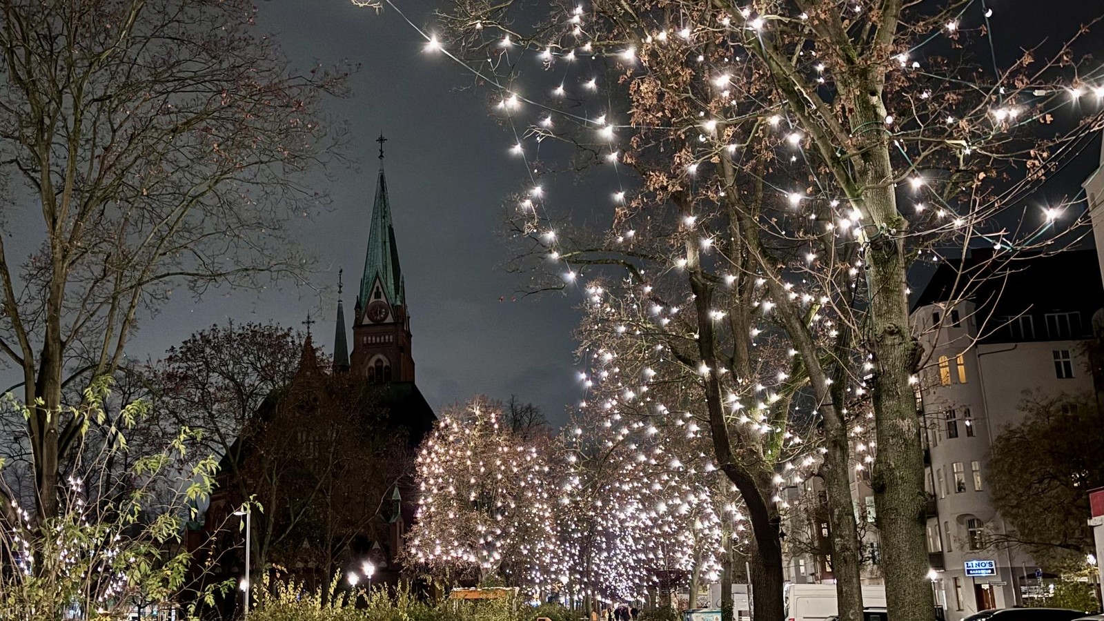 Beleuchtung-am-Leopoldplatz-bleibt-l-nger-viele-positive-R-ckmeldungen-