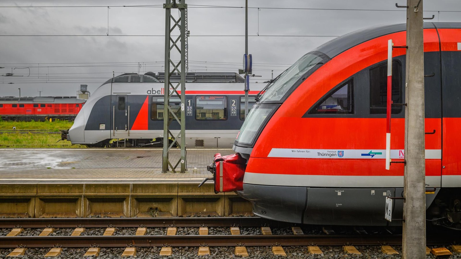 Vollsperrung-im-S-dharz-Deutsche-Bahn-saniert-wichtige-Zugstrecke-in-den-Osten