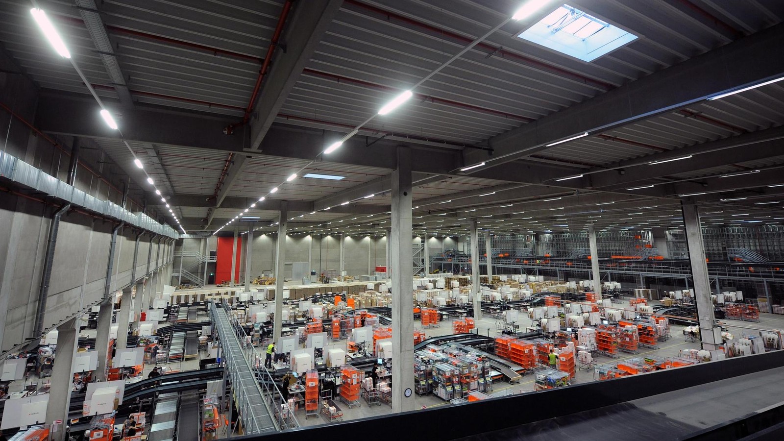 Einsatzgruppe-f-r-den-Fall-Zalando-Arbeitsagentur-ffnet-Filiale-im-GVZ