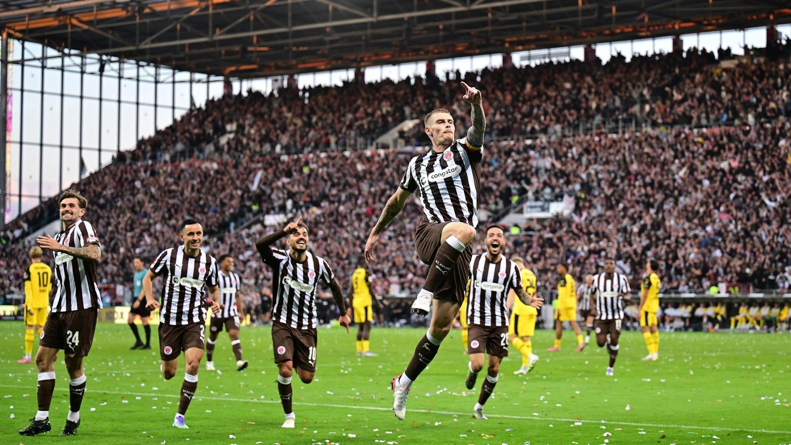 -Wollen-dass-sie-buhen-St-Pauli-setzt-in-Dortmund-auf-kritische-BVB-Fans