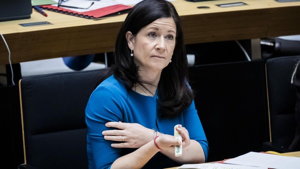 Berlins Bildungssenatorin rudert zurück: DDR-Geschichte bleibt Pflichtstoff