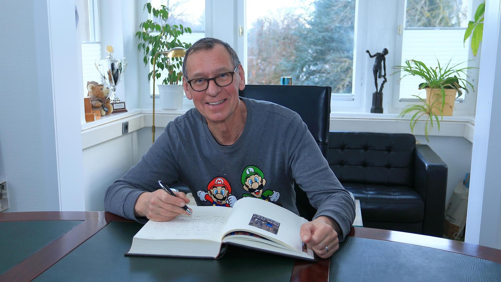 Flake-begeistert-Fans-im-Kreis-Gotha-mit-humorvollen-Anekdoten-aus-seiner-Rammstein-Zeit