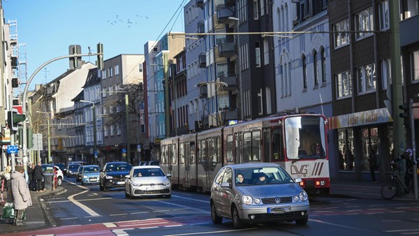 Kokain-Dealer (24) kurvt auf E-Scooter durch Hochfeld