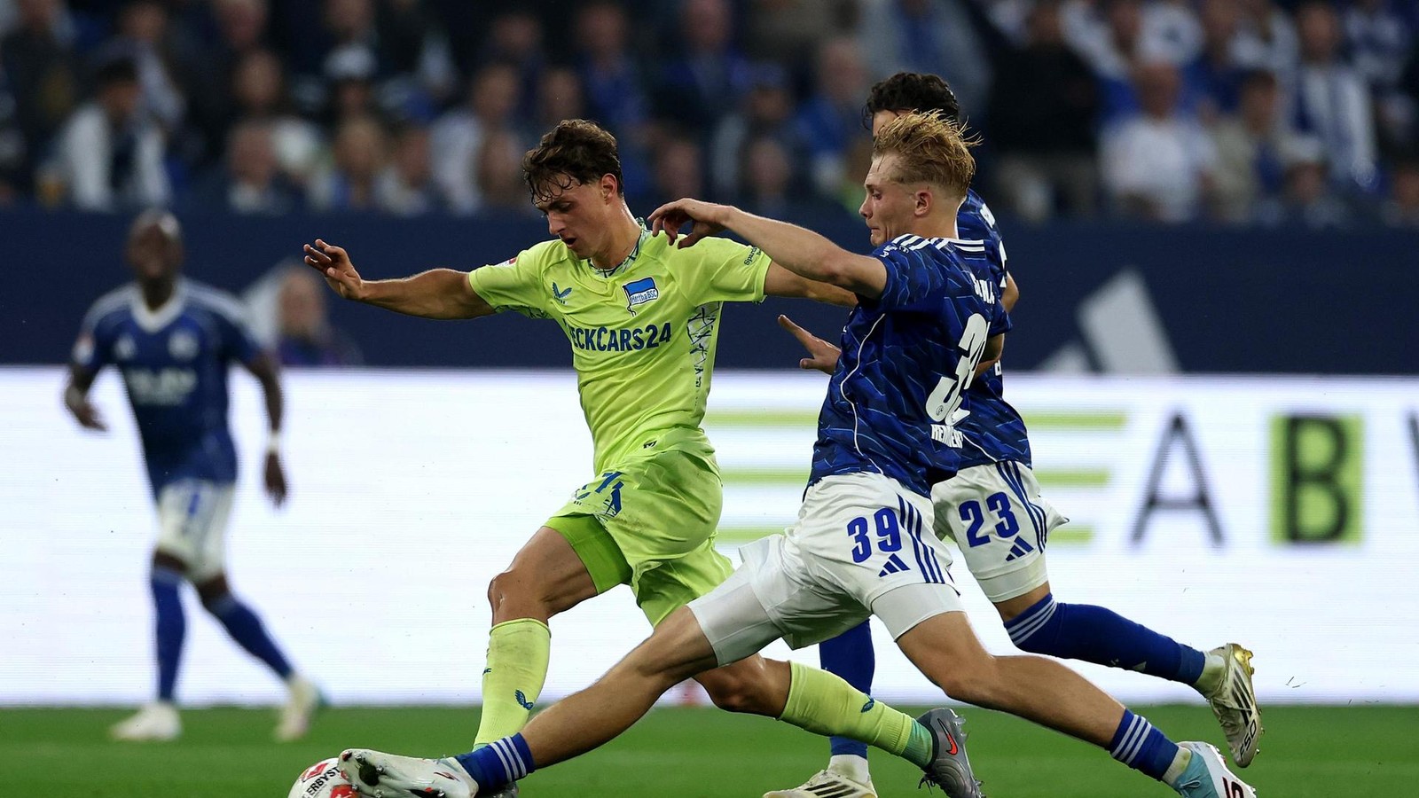 Trotz-Krankheitswelle-Besteht-Hertha-im-Topspiel-gegen-Schalke-