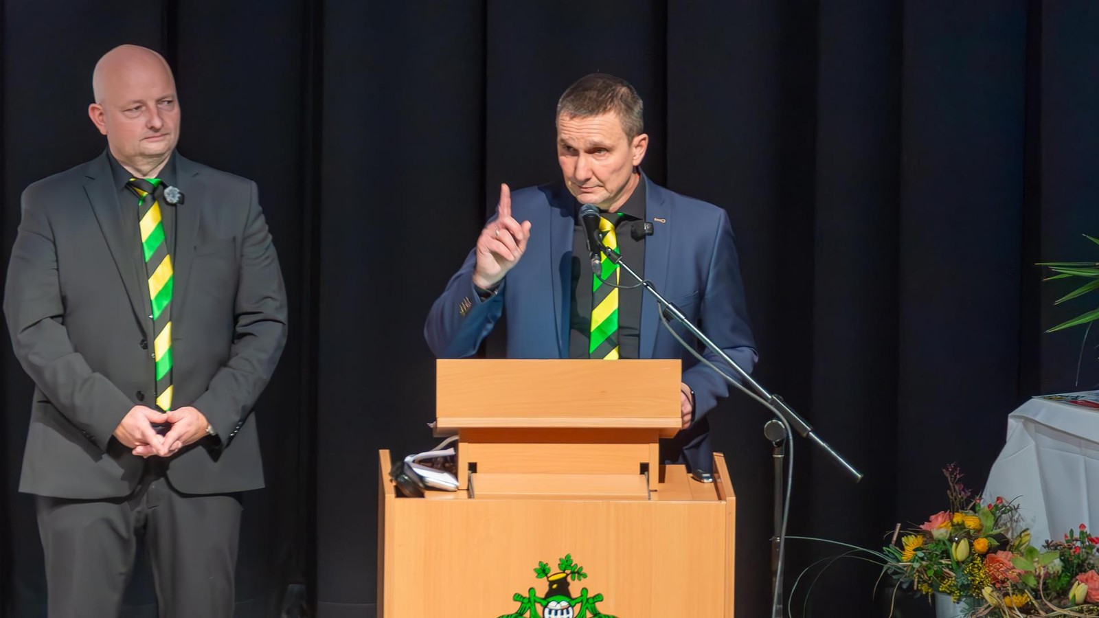 Versteckt-in-Rede-B-rgermeister-k-ndigt-Reformen-im-Rathaus-Apolda-an