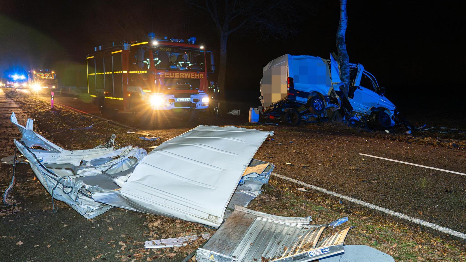 Mann-stirbt-bei-Verkehrsunfall-mit-Kleintransporter-in-Dierstorf