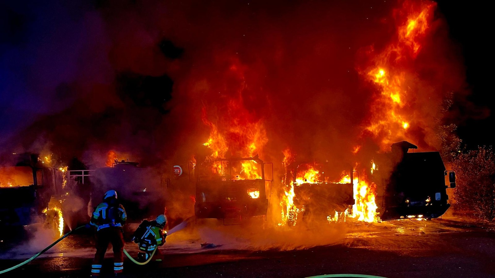 LKA-Th-ringen-erh-ht-Einsatz-10-000-Euro-f-r-Hinweise-zum-Brandanschlag-auf-Bundeswehr-Lkw-mit-Video-