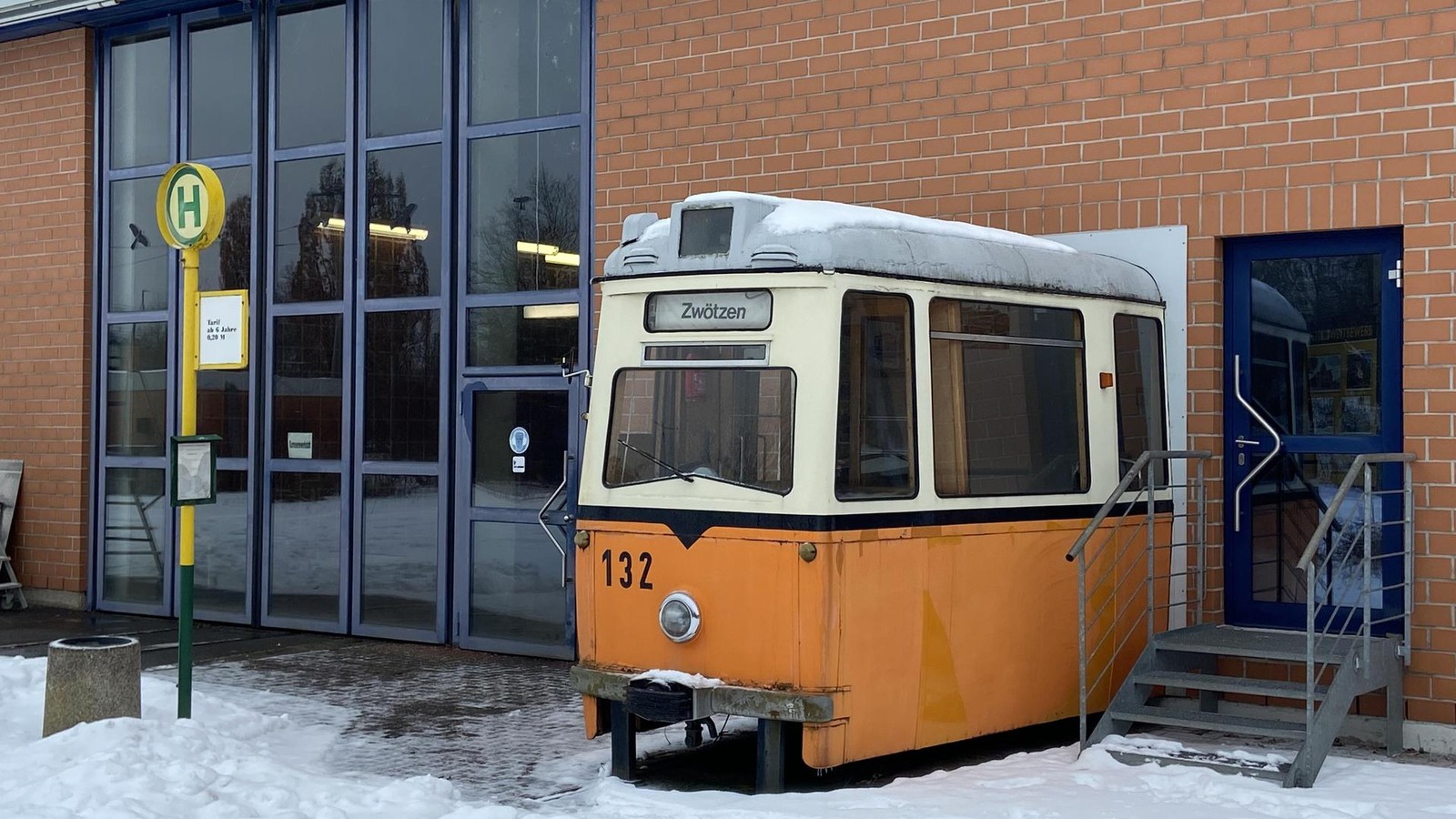 Tradition-unter-neuen-D-chern-Bleibt-das-Stra-enbahnmuseum-in-Gera-erhalten-