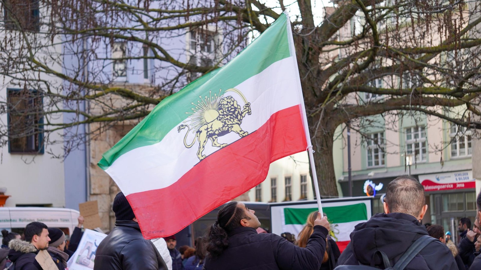 Solidarit-t-mit-den-Menschen-im-Iran-Erneute-Demonstration-in-Jena