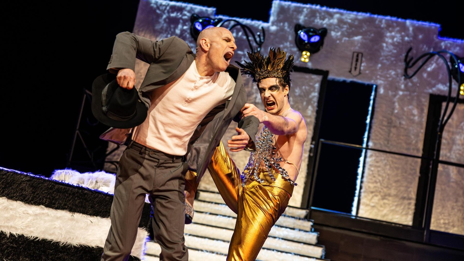 In-dieser-Th-ringer-Kom-die-hagelt-es-Ohrfeigen-hier-und-Arschtritte-dort