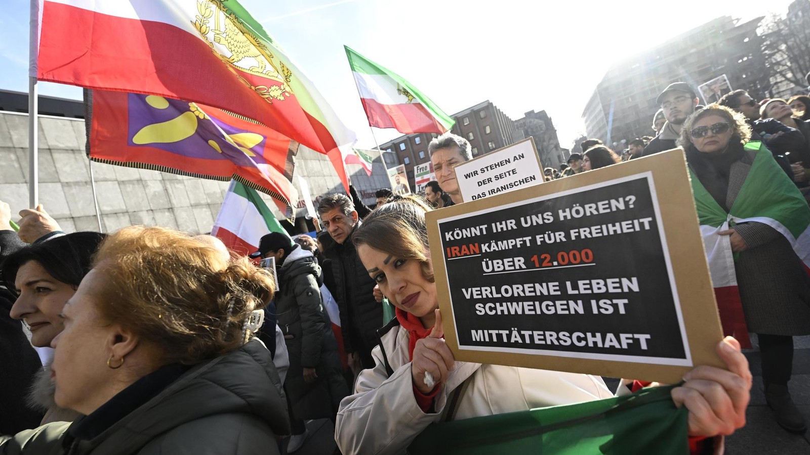 Demonstrationen-in-mehreren-NRW-St-dten-f-r-Freiheit-im-Iran