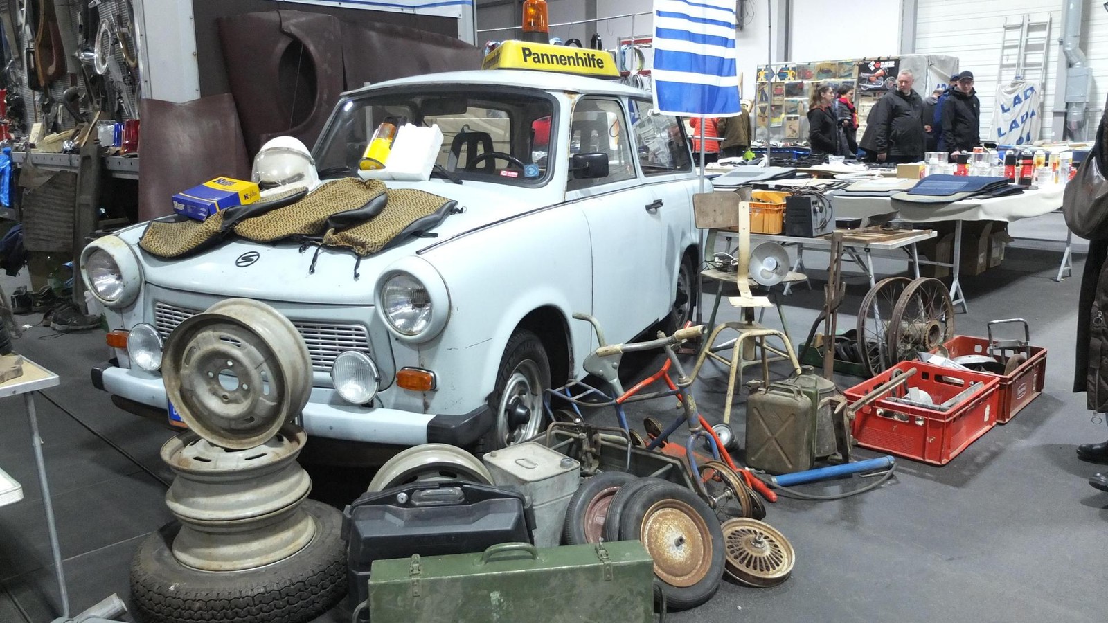 Verkehrschaos-und-Benzingespr-che-Schraubermesse-Oldtema-lockt-Tausende-nach-Erfurt