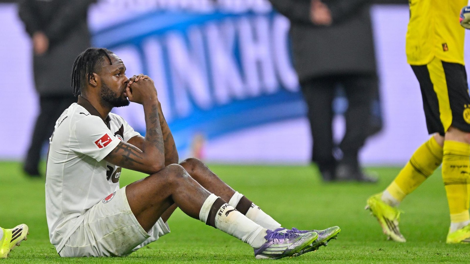 Jones-als-tragische-Figur-ein-anderer-feiert-Premiere