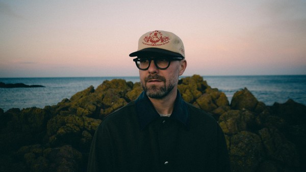 Ein Eintracht-Trikot hat Mark Forster schon lange, bald singt er im Raffteichbad