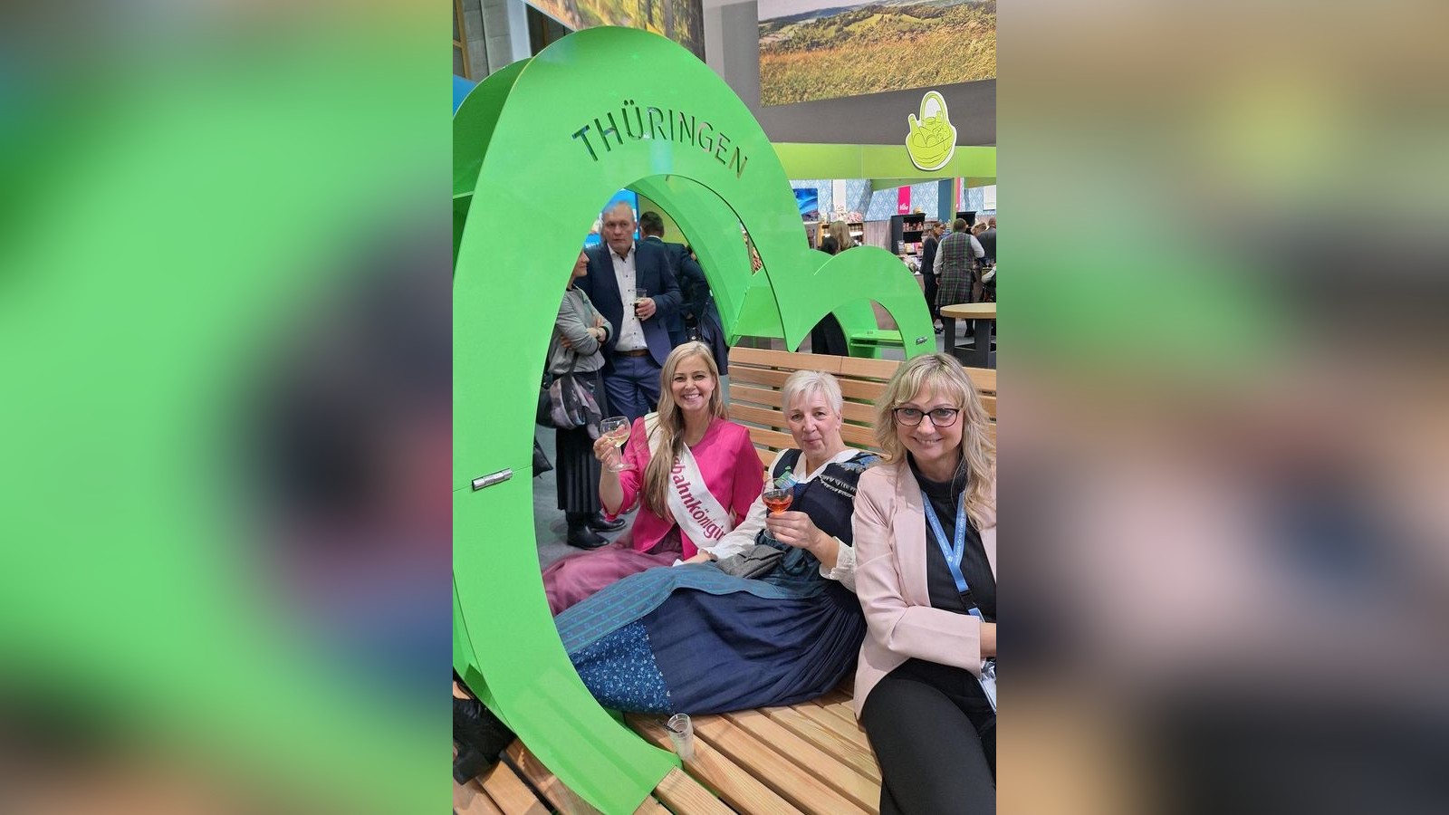 Saalfelder-Brauhausstand-ist-beliebter-Treffpunkt-in-Berlin