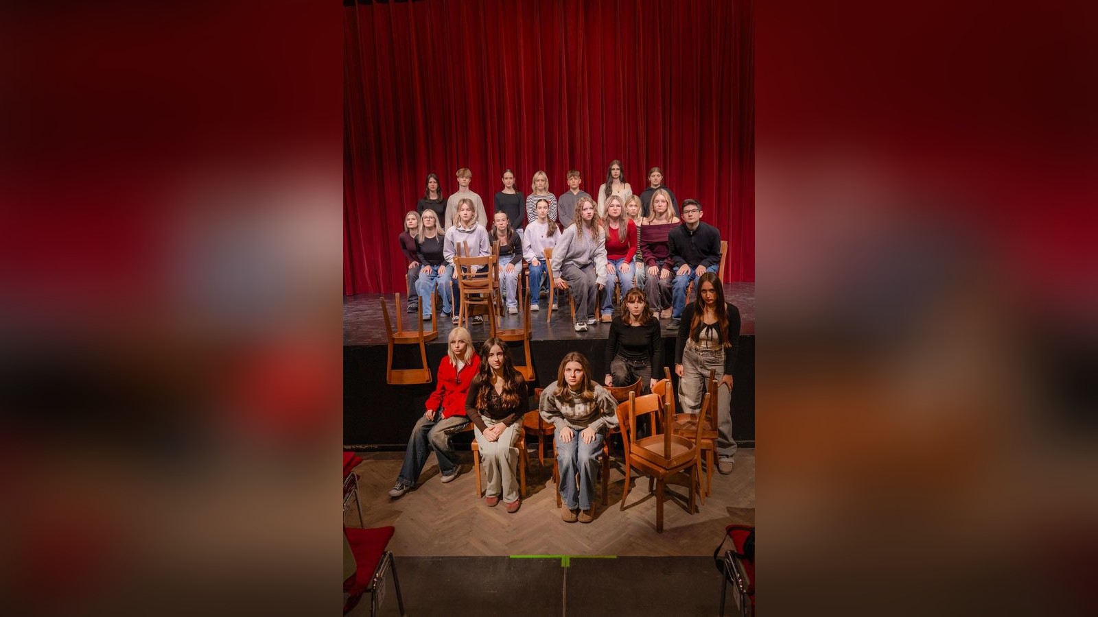 Experiment-au-er-Kontrolle-Theater-Rudolstadt-bringt-Lernenden-die-Gefahr-blinder-Unterordnung-nahe