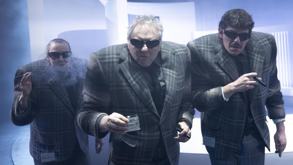 Schauspielhaus Hamburg: Ganz moderne „Momo” kämpft gegen die Grauen Männer