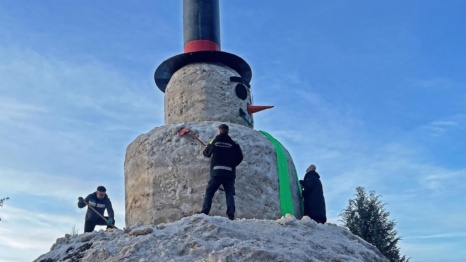 Norddeutschlands-gr-ter-Schneemann-steht-im-Harz