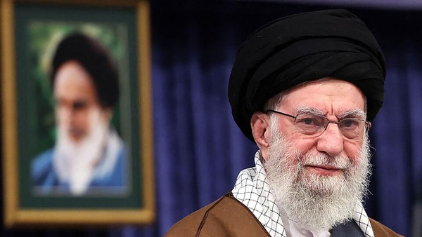 Chameneis Neffe: „Hinter der Fassade steckt ein schlauer, böser Mensch“