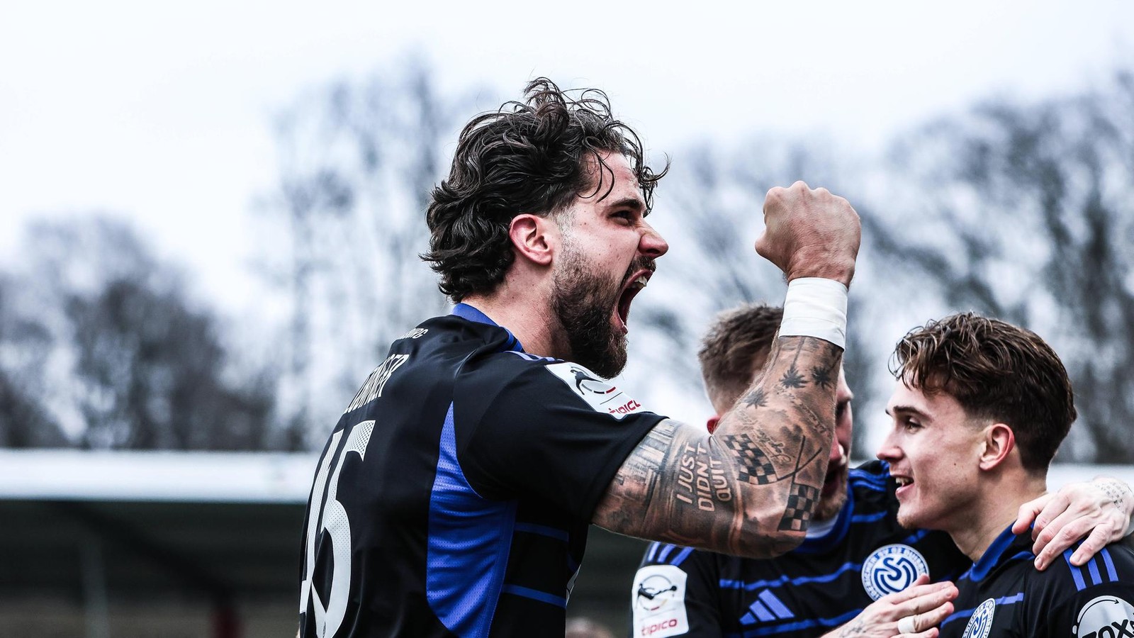 Tyger-zeigt-die-Z-hne-Lobinger-schie-t-den-MSV-zum-Sieg