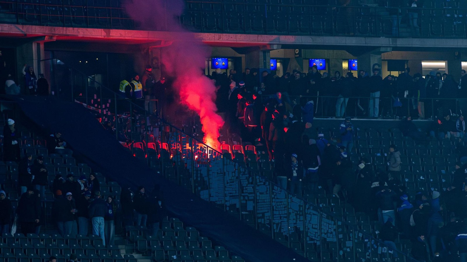 Hertha-Spiel-Wie-es-laut-Polizei-zu-den-Ausschreitungen-kam