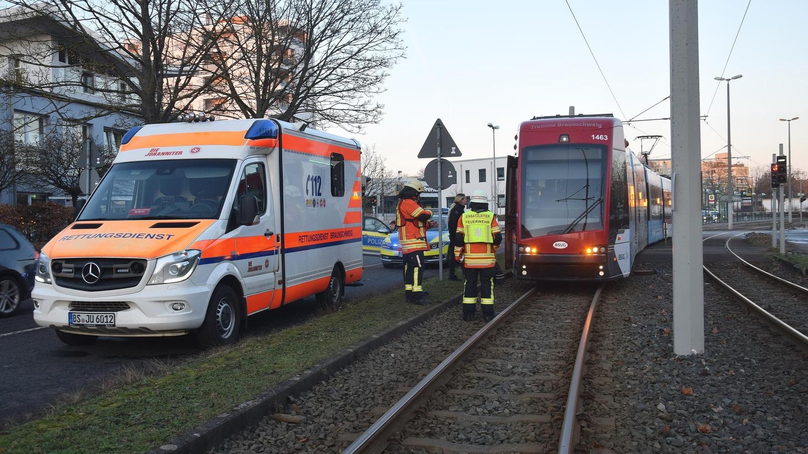 Braunschweig-Stra-enbahn-erfasst-lteren-Mann-in-der-Weststadt