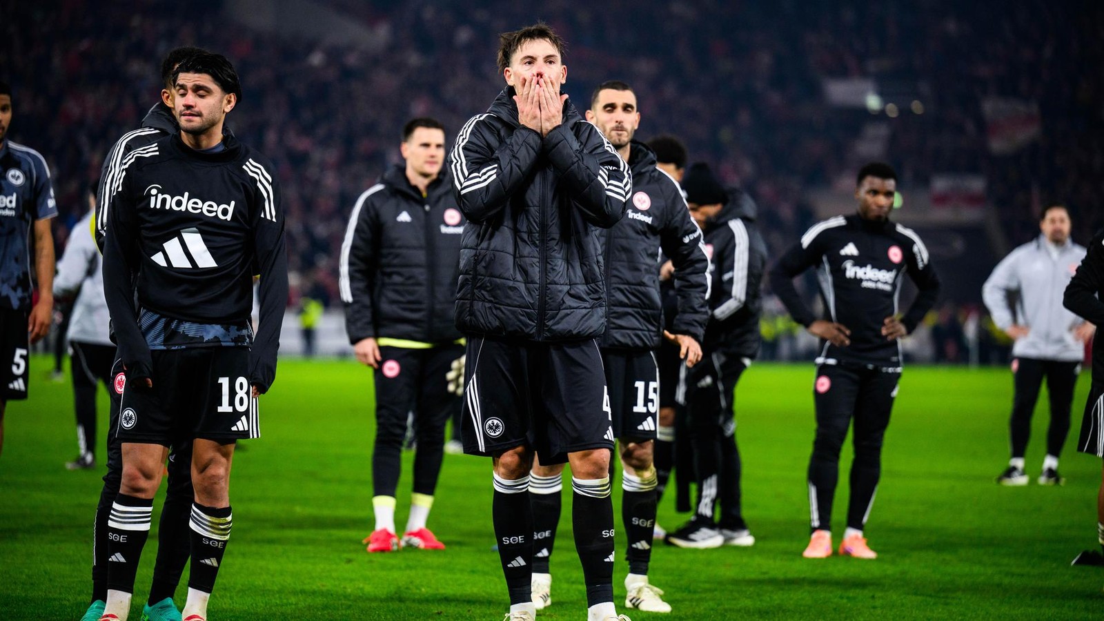 Schon-zw-lf-Punkte-hinter-BVB-Jetzt-k-nnte-ein-Ex-Dortmunder-Frankfurt-retten