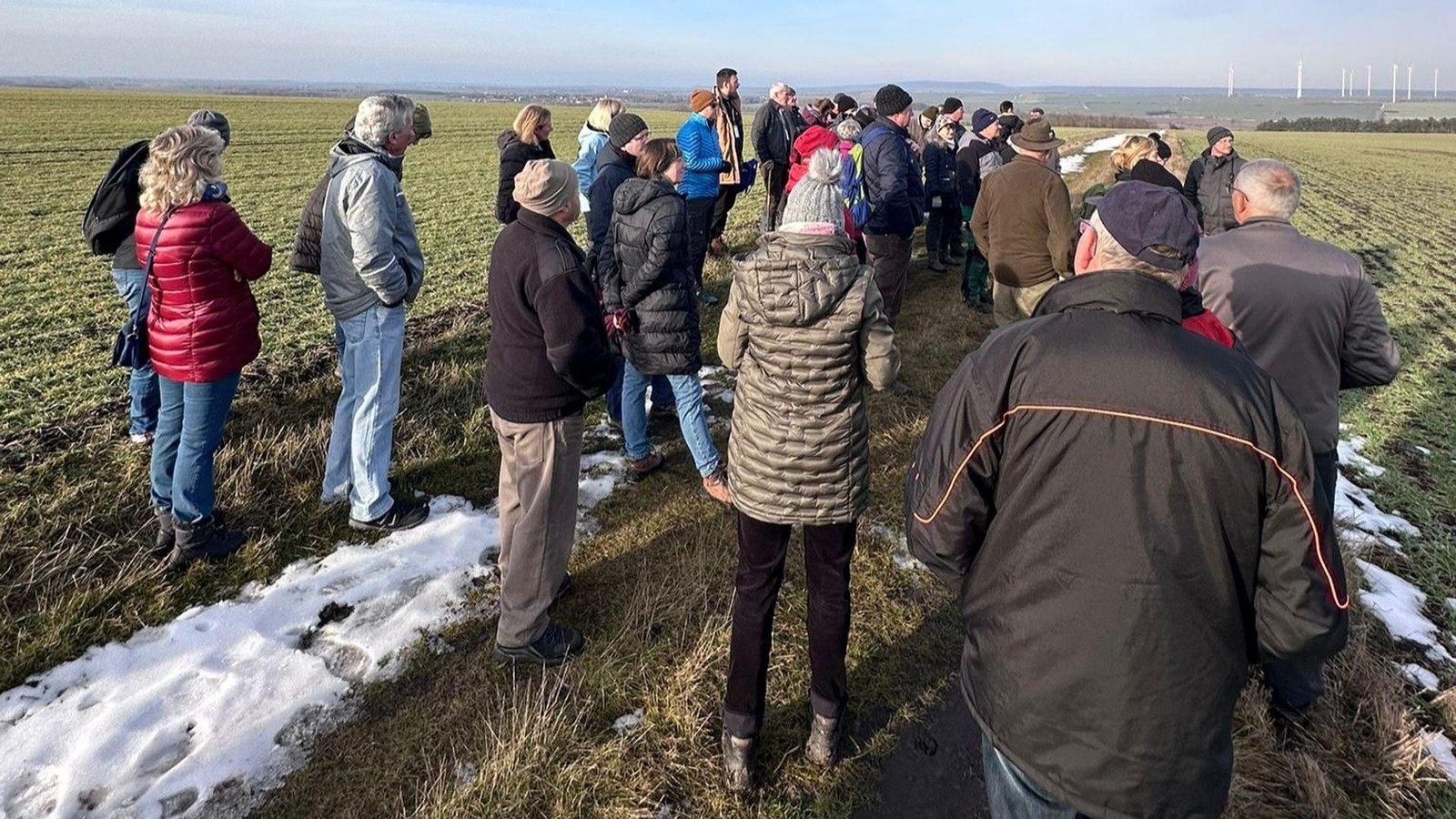 B-rgerinitiative-im-Kreis-S-mmerda-l-uft-und-singt-gegen-gro-es-Photovoltaikprojekt