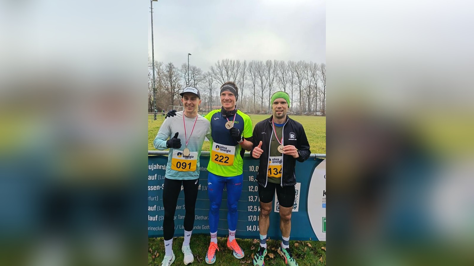 Rekordfeld-und-ein-elfmaliger-Sieger-So-lief-der-Dreikirchen-Neujahrslauf-mit-Fotostrecke-