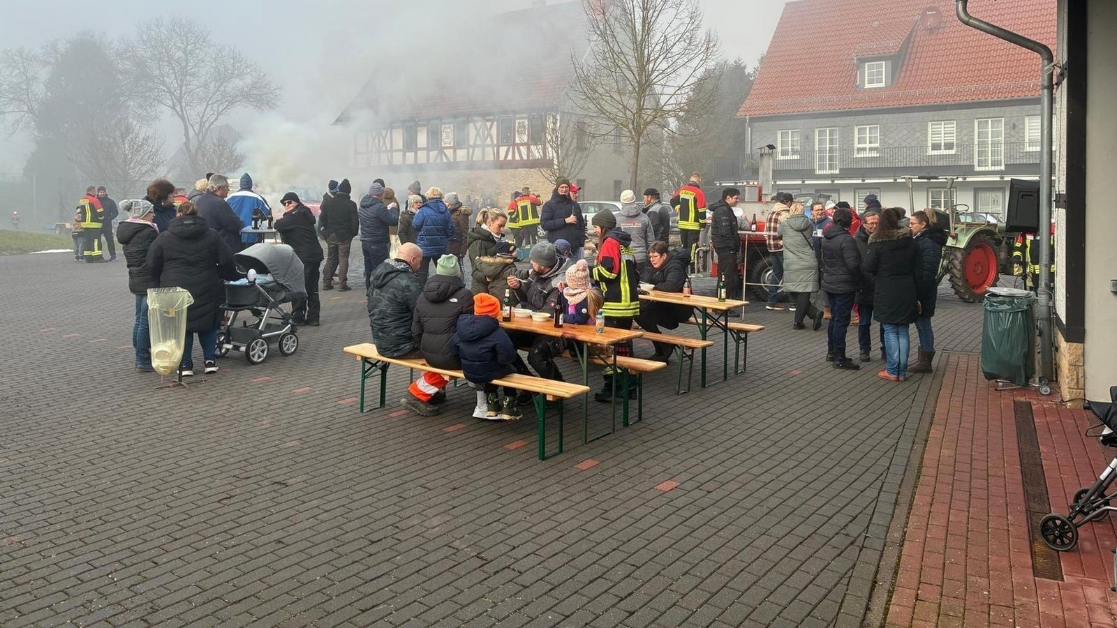 Weihnachtsbaumabholung-im-Eichsfeld-mit-Geschmack-Darum-soll-die-Aktion-zur-Tradition-werden