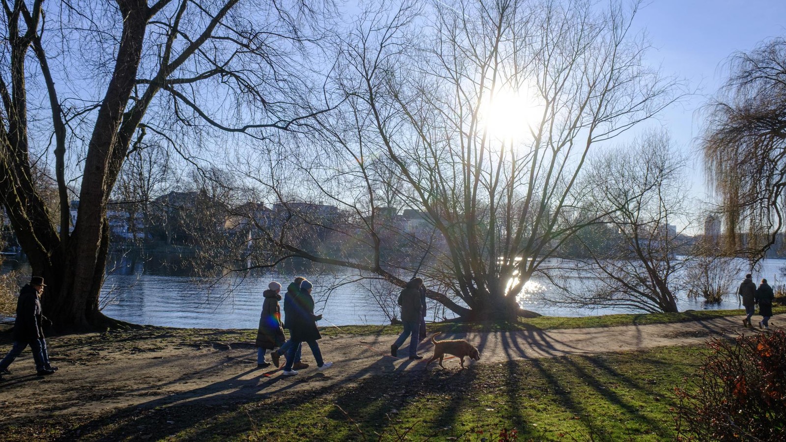 Sonnig-aber-eisige-Temperaturen-Wann-die-K-ltewelle-Hamburg-erreicht