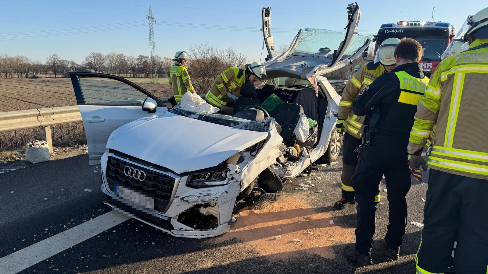 28-J-hrige-knallt-auf-A39-in-die-Leitplanke-schwer-verletzt