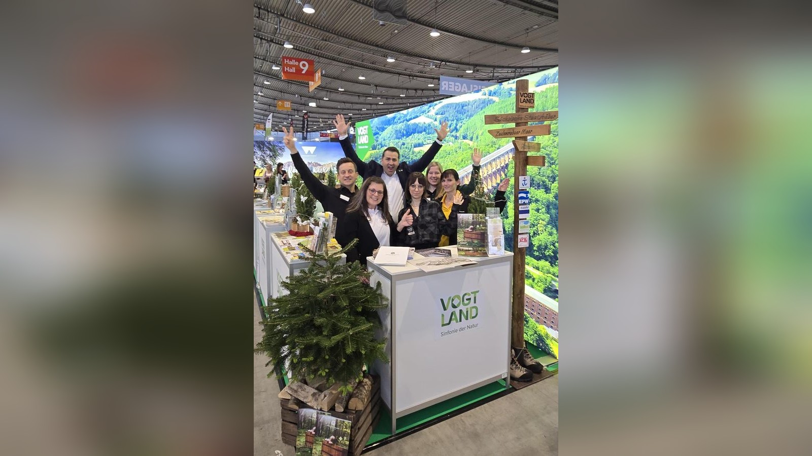 Wanderwege-der-Region-um-Greiz-auf-weltgr-ter-Tourismusmesse-CMT-pr-miert