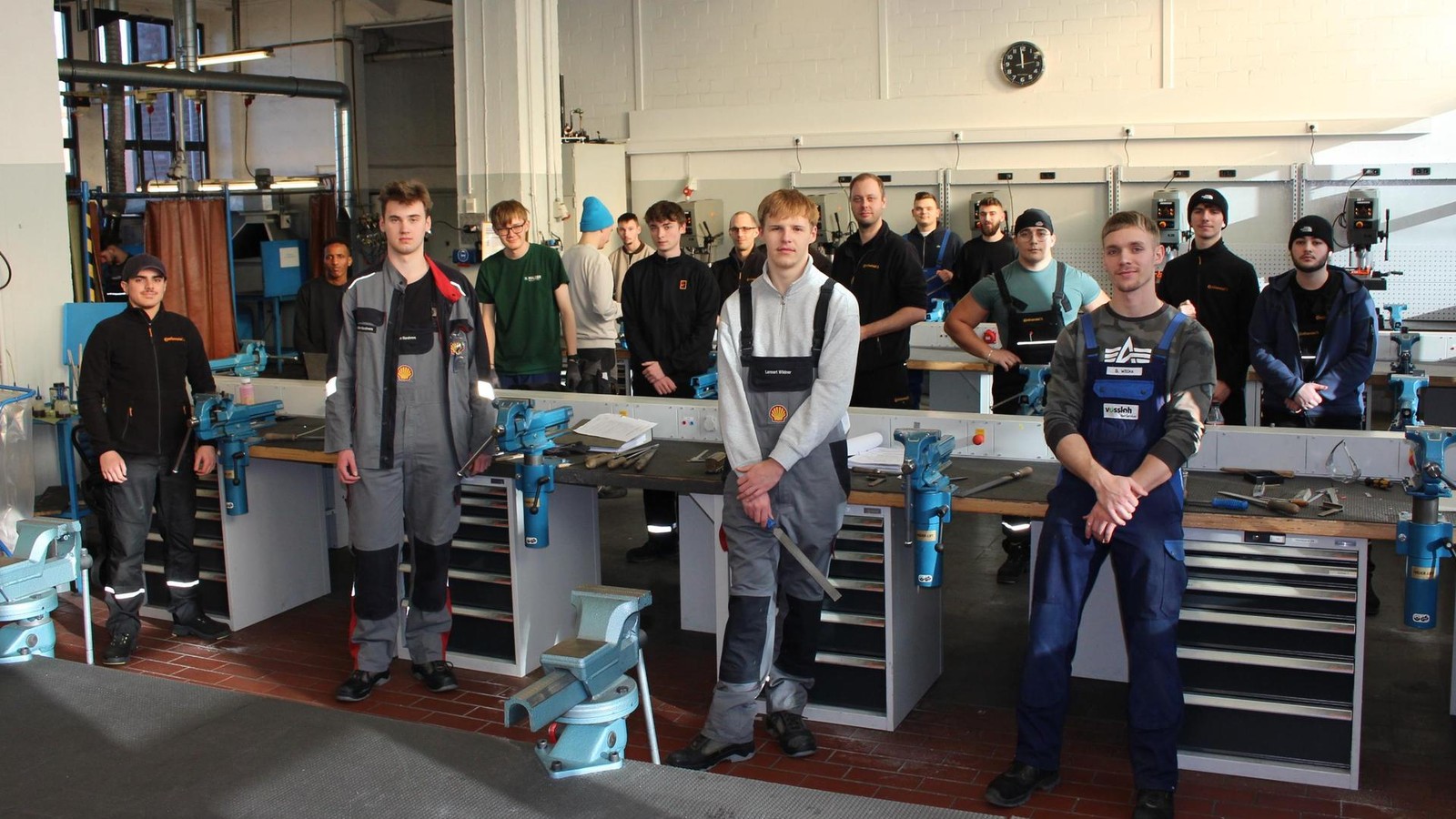 Nachwuchs-f-r-die-TechCity-Gummi-Riese-ContiTech-betreut-150-Azubis