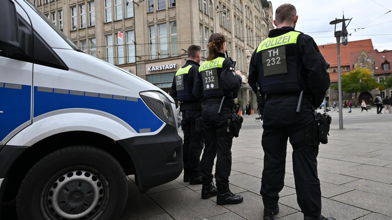 Beamte-in-Th-ringen-nur-noch-bei-Polizei-Staatsanwalt-und-im-Finanzamt-