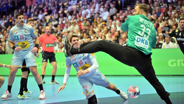 Deutsche Handballer jetzt live! Offensive schwächelt, aber Wolff hält überragend