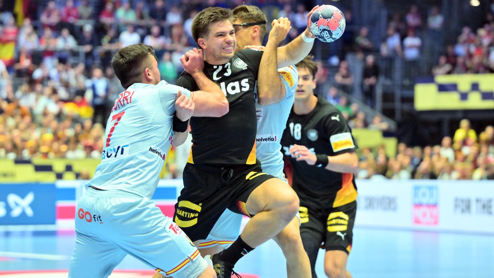 Dank-Uscins-und-sterreich-Deutschland-als-Gruppensieger-in-die-EM-Hauptrunde