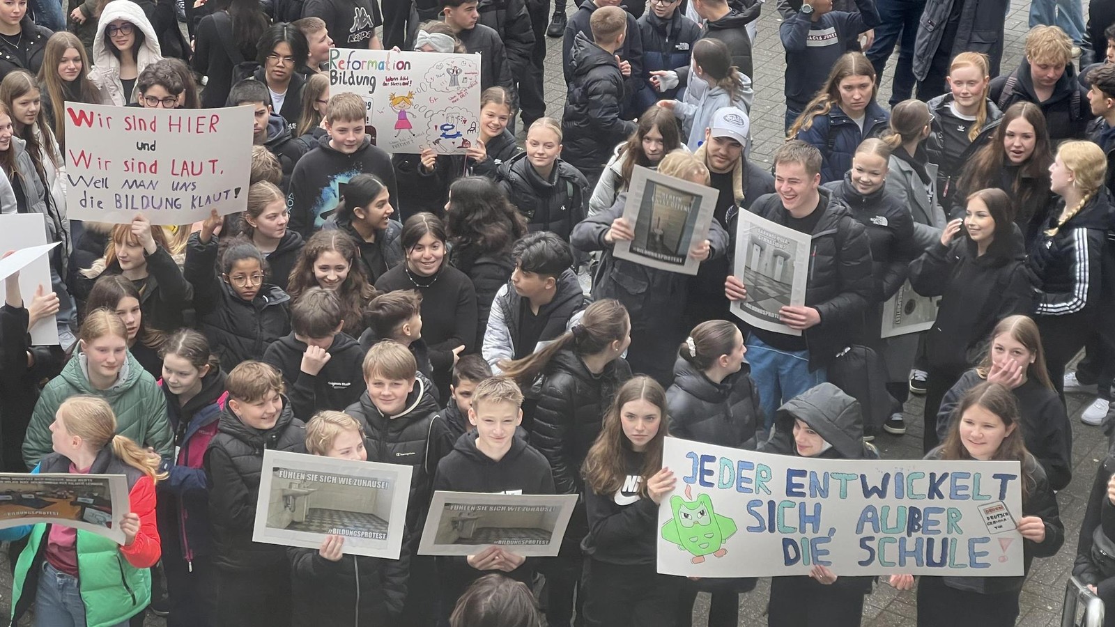 Studie-unter-Jugendlichen-in-NRW-Interesse-an-Politik-ist-eher-schwach