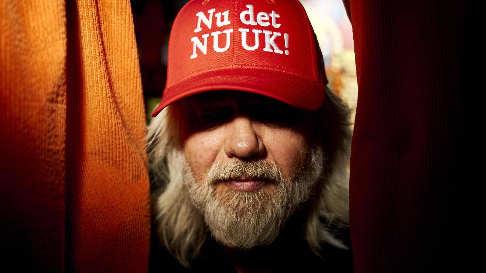 -Make-America-Go-Away-Rote-Kappen-werden-zum-Symbol-des-Widerstands