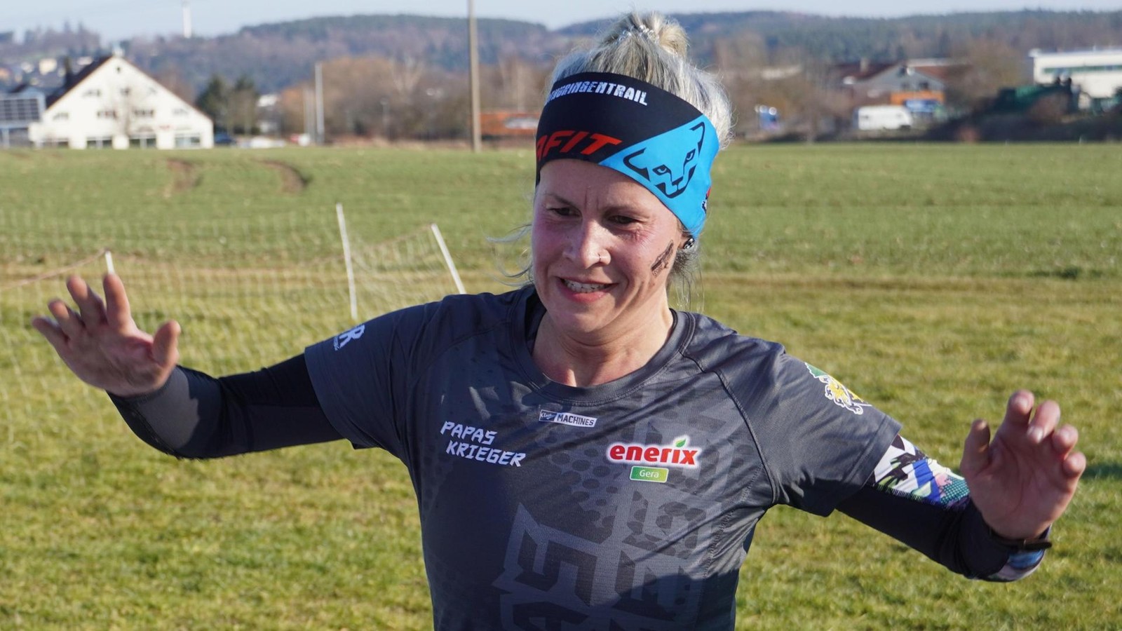 Auf-allen-Vieren-die-Schanze-hoch-So-spektakul-r-verlief-der-Wintertrail-in-Wei-endorf