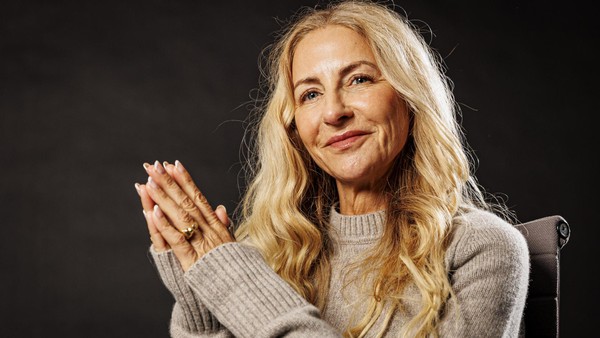 „Ich bin 56 – mit Sixpack“: Hamburger Influencerin polarisiert auf Instagram