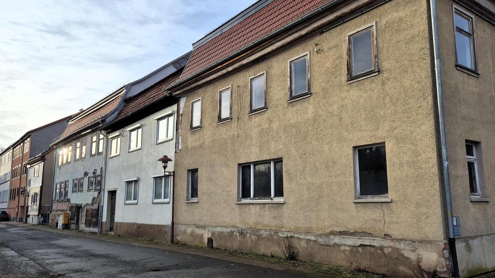 -Kein-Zur-ck-Wie-eine-Stadt-im-Kreis-Gotha-mit-einem-Bauprojekt-mehrere-Probleme-angeht